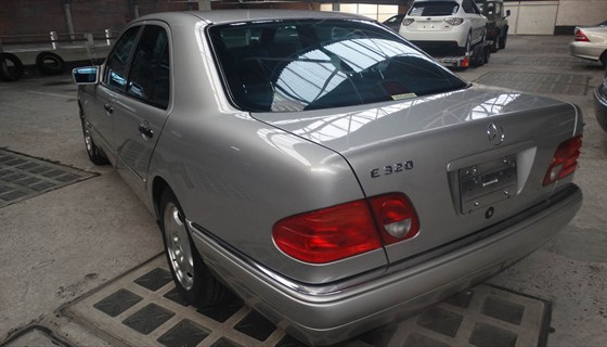 Mercedes E320